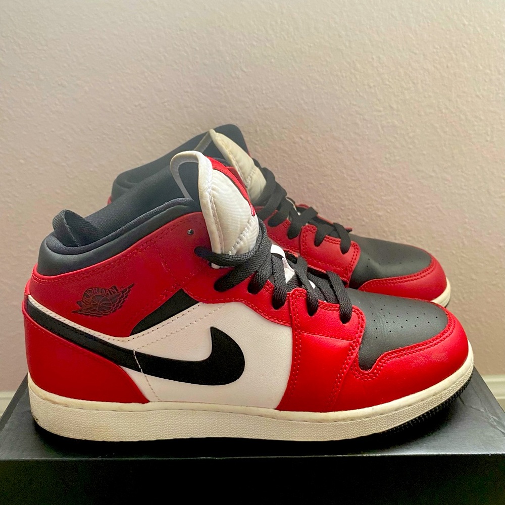 Jordan AJ 1 Mid